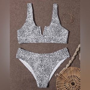 Brand New Dalmatian V Wired Bikini Swimsuit Size L